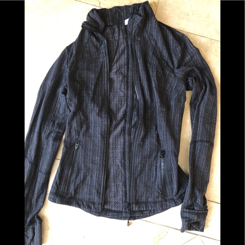 Lululemon jacket size 4